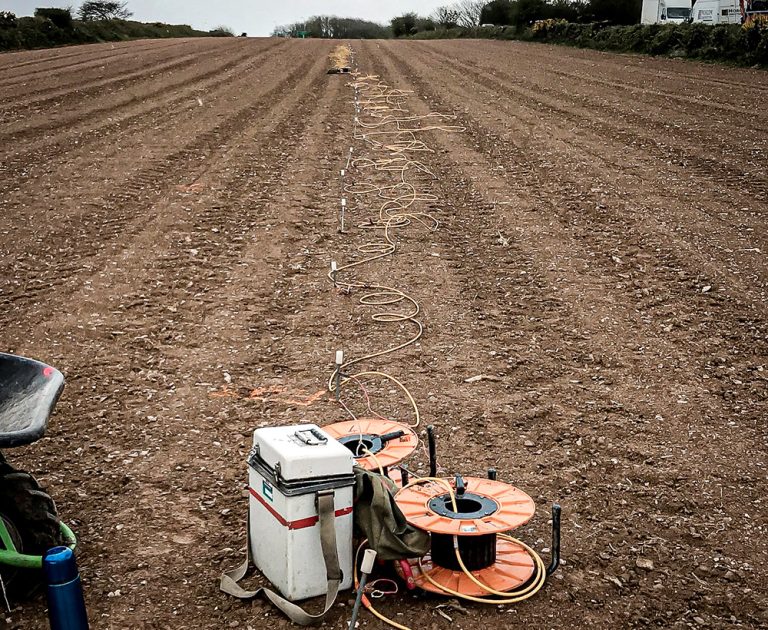 Karst surveying using resistive thermography